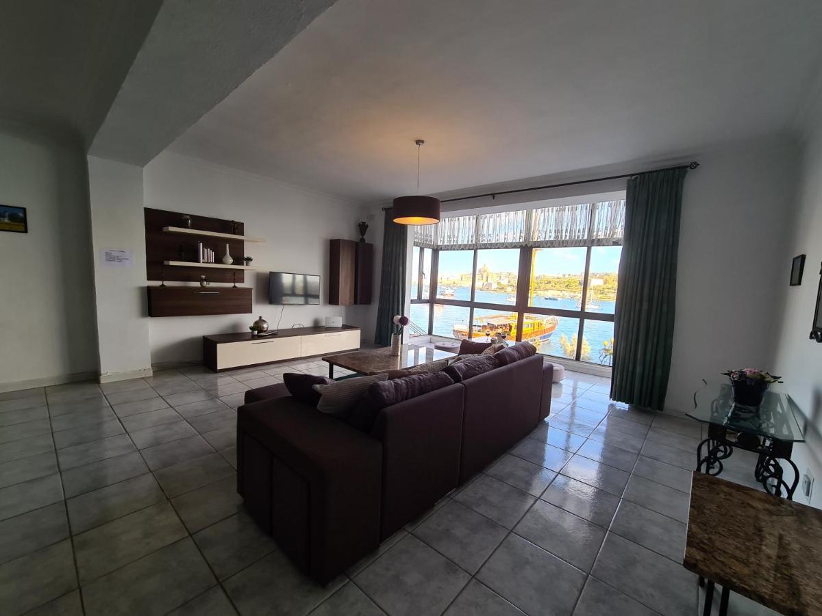 Spacious Seafront Apt Next To Sliema-Valeta Ferry Ngoại thất bức ảnh