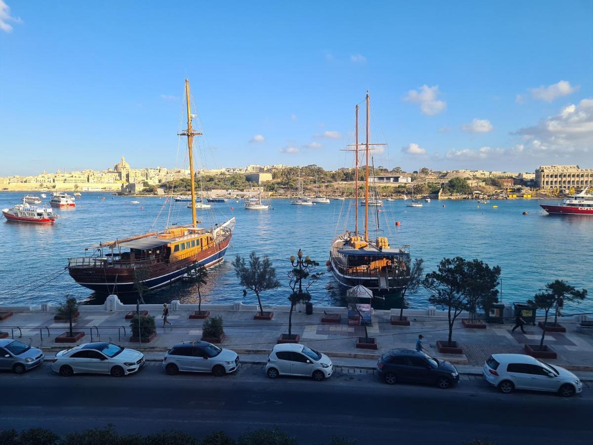 Spacious Seafront Apt Next To Sliema-Valeta Ferry Ngoại thất bức ảnh